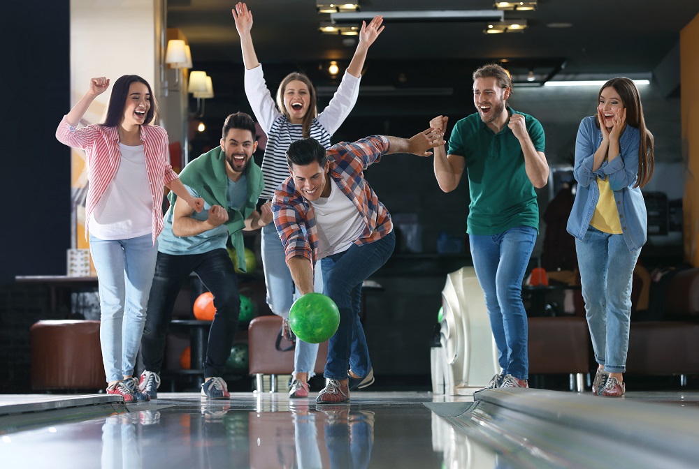 Best Venues for Adult Birthday Parties | Stars and Strikes