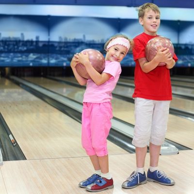 Check out these tips for hosting a bowling party for your kid!