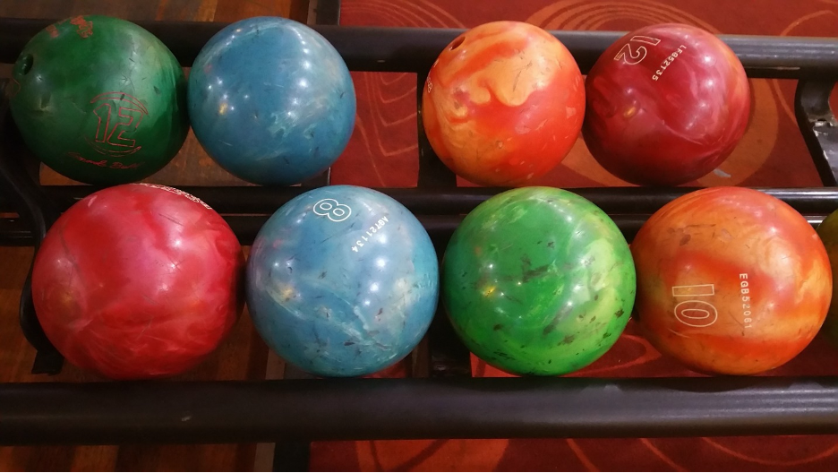 seller Discomfort Revenue How to Choose a Bowling Ball | Stars and Strikes